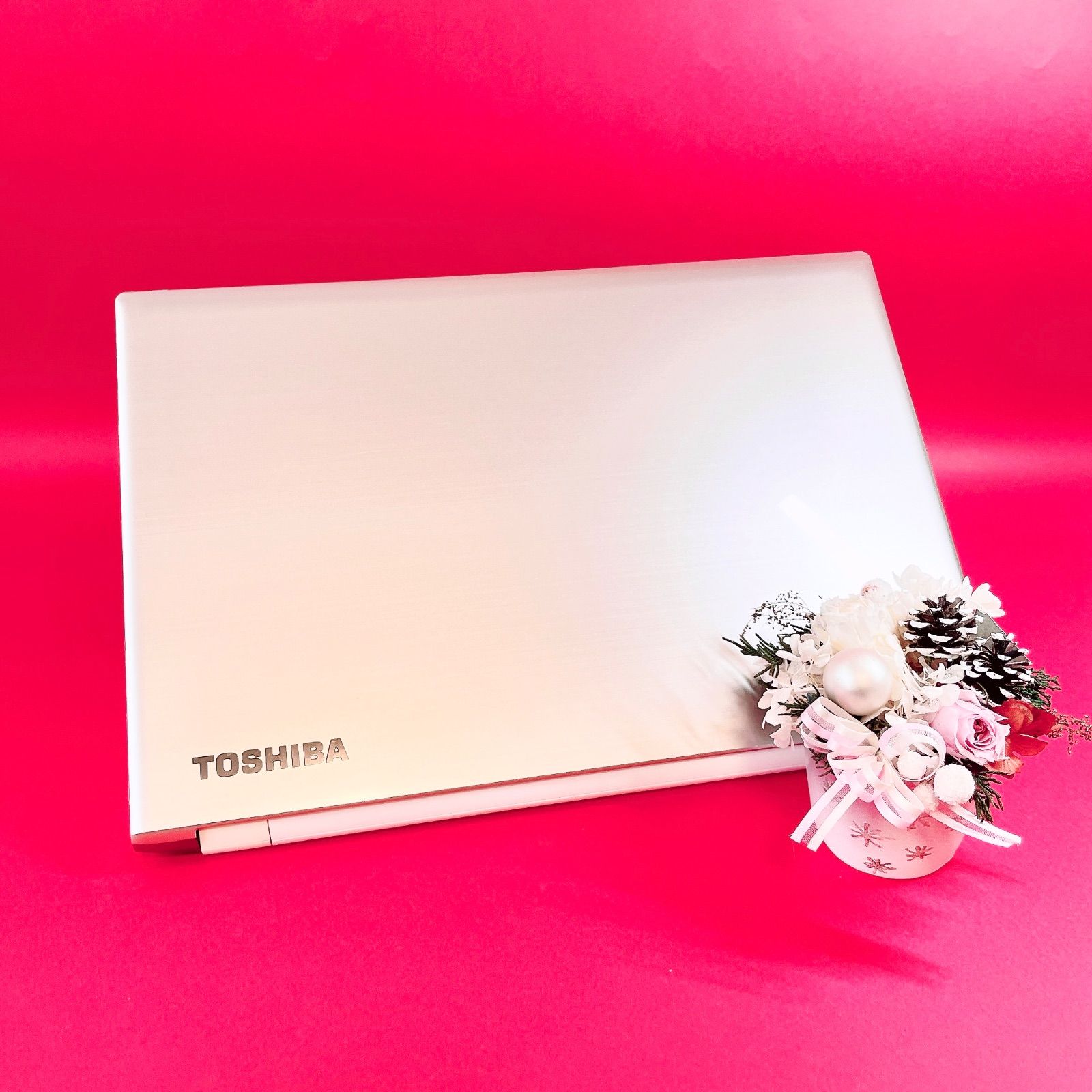 初期設定済みですぐ使える❣️サクサク動く薄型ノートパソコンSSDカメラ付きゴールド サクサク快適SSD❣️おしゃれゴールド✨️薄型ノートパソコン