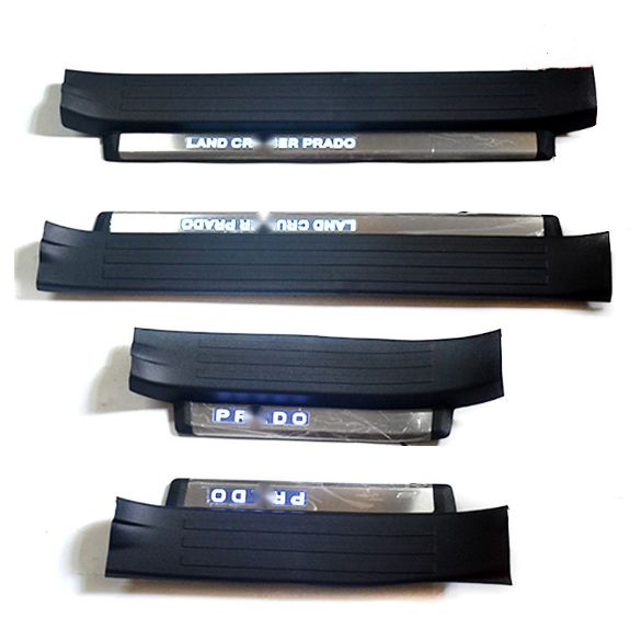 トヨタ プラド PRADO 150系 10-22年対応 LEDスカッフプレート ドアステップガード 白 青光 4P ブラック仕上げ 発光式ドアシル 内装保護 ドレスアップパーツpw人気注目1010