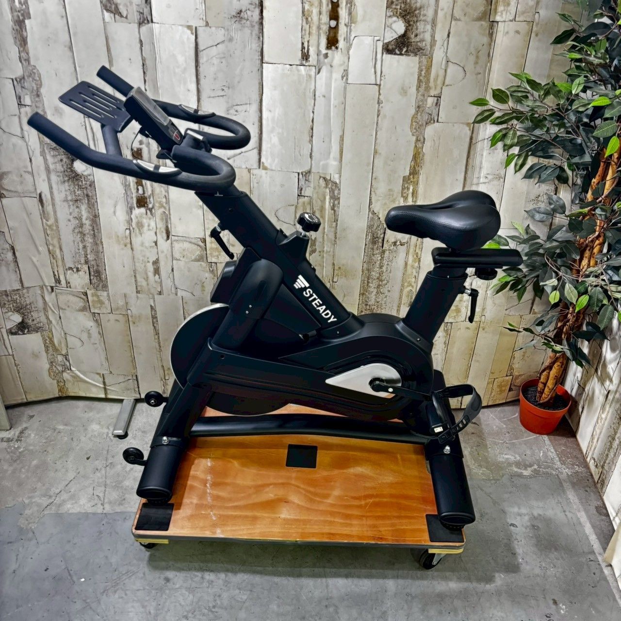 STEADY ステディ ST142 スピンバイクPro フィットネス トレーニング 最上位モデル