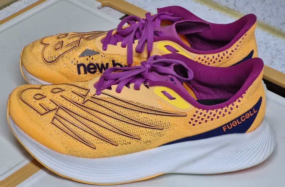 正規品 New Balance ニューバランス ピュアセル RC エリート V2 カーボン ランニングシューズ 270 サイズ