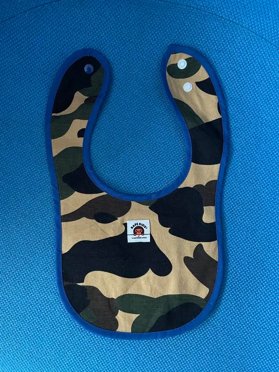 A BATHING APE アベイシングエイプ 離乳する よだれかけ