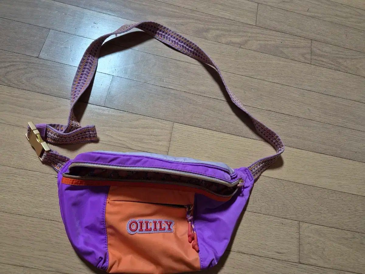 OILILY オイリリー スリングバッグ