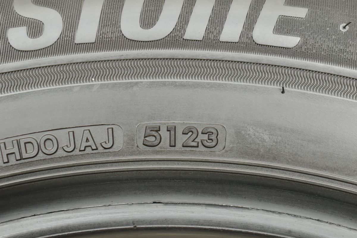 激安で高品質＆送料無料！ 製 バリ溝 ブリヂストン ブリザック VRX3 225 60R18 4本セット スタッドレス NX RAV4 ハリアー 40アルファード ヴェルファイア