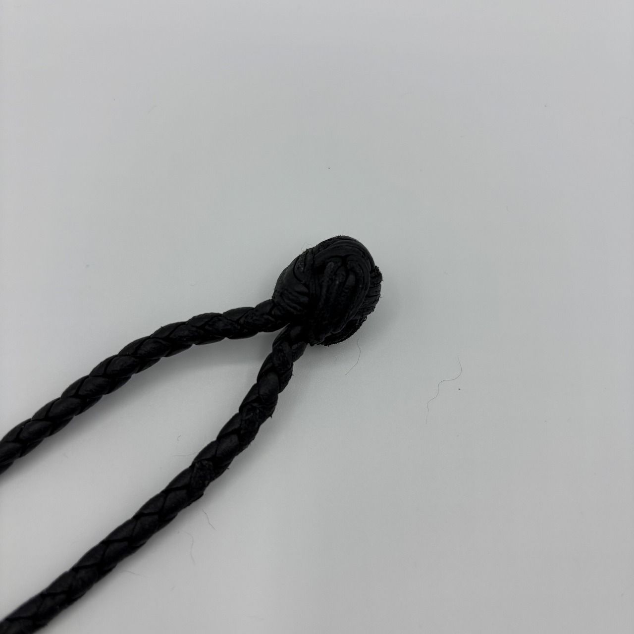 ボッテガヴェネタ、ブラックレザー編み込みブレスレット BOTTEGA VENETA(ボッテガヴェネタ) パイソンレザーブレスレット