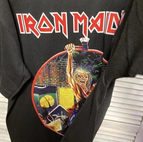 アイアンメイデン　IRON MAIDEN Tシャツ tee ティーシャツ バンド ロック ツアー　ライブ　デザイン 両面 プリント 派手 奇抜 古着 ビンテージ vintage パンク メタル ヒップホップ ラッパー アーティスト カットソー