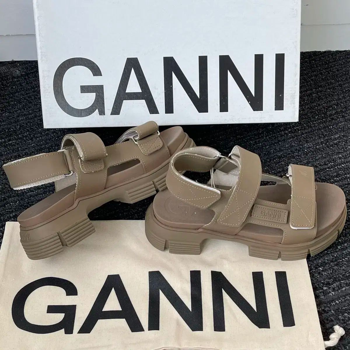新商品* GANNI ガニー GANNI ラバーサンダル 防水サンダル EU 36 37 38