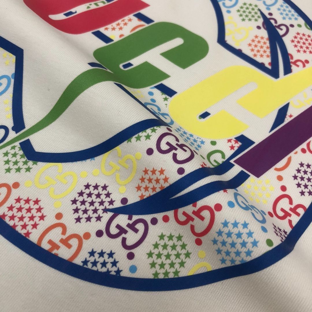 関税込☆GUCCI ”GUCCI スクリプト プリント” コットン Tシャツ Printed cotton jersey T-shirt in navy | GUCCI® US