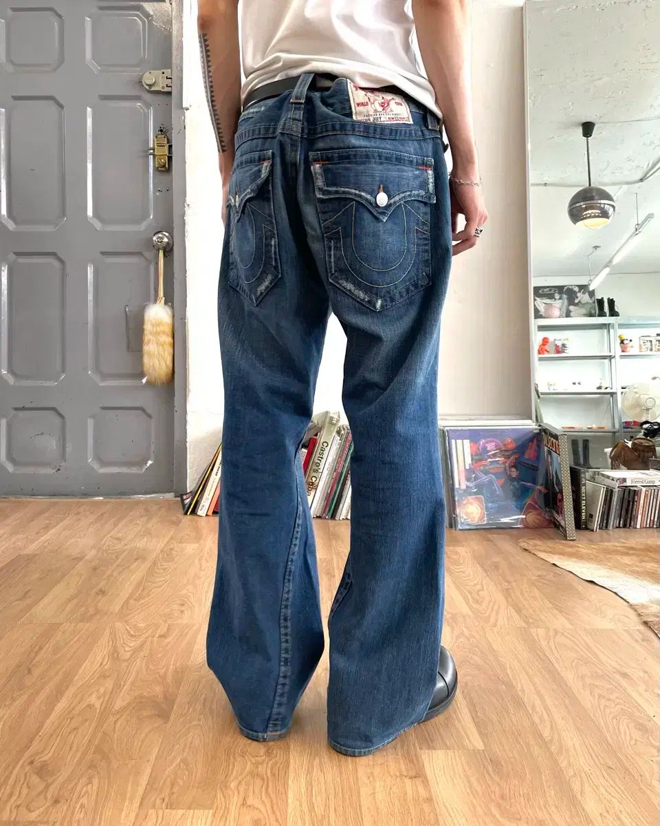 33 TRUE RELIGION(トゥルーレリジョン) フレア デニム パンツ フレア