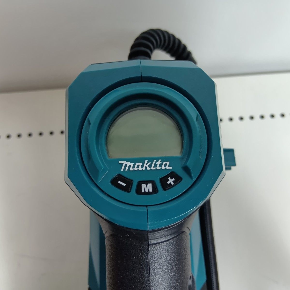 MAKITA マキタ 充電式空気入れ MP001G ブルー 程度B 本体のみ コードレス式 40v 42978 キズ ヨゴレ有 BRIGHTFACE_UK