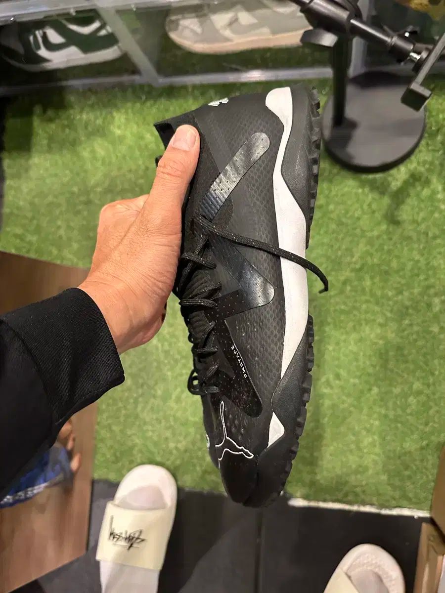 PUMA プーマ サッカーシューズ ブラック ホワイト 280