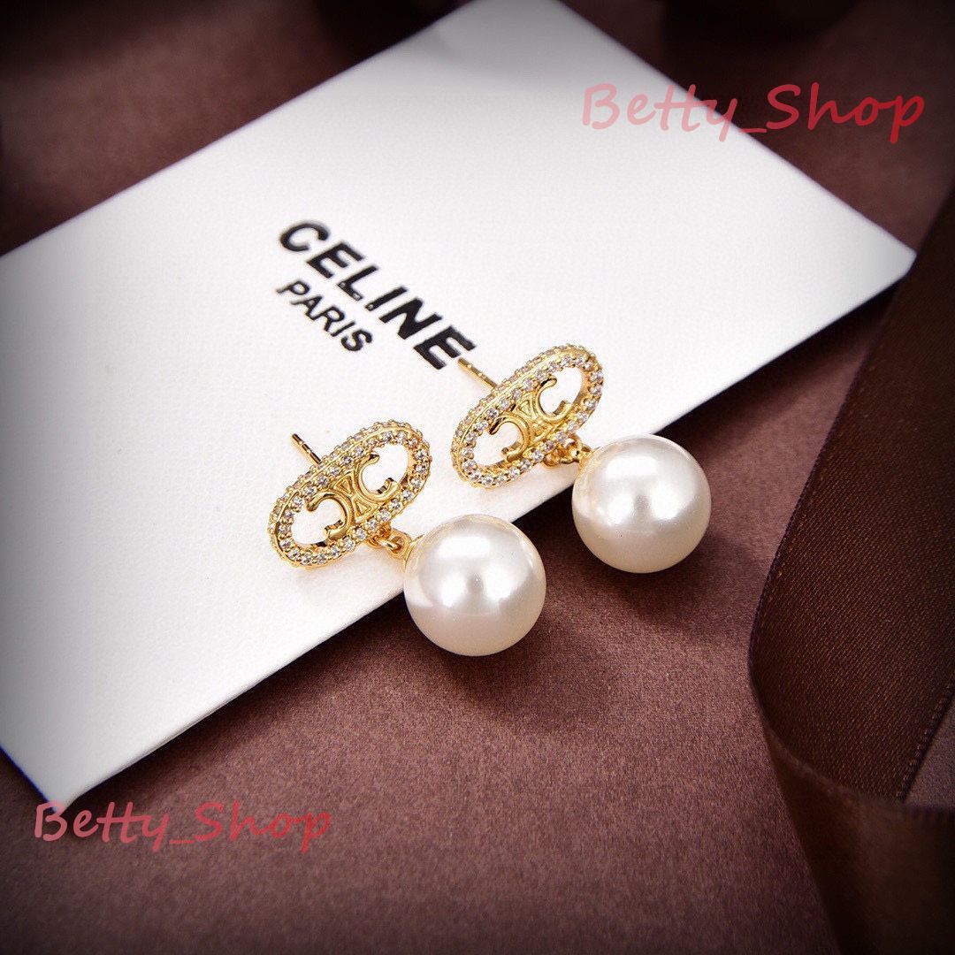 新品未使用 セリーヌ（Celine）トリオンフ ロゴパール ダングルピアス 