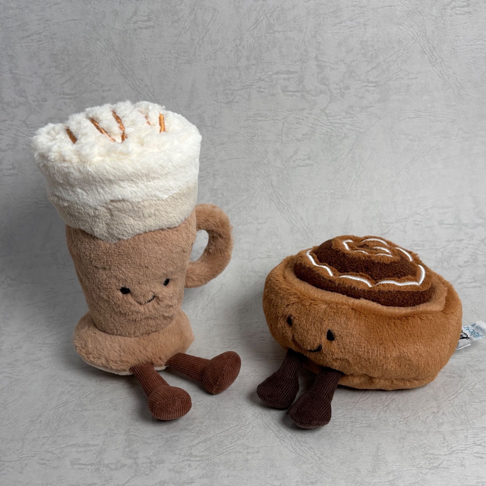 新品 ジェリーキャット Jellycat シナモンロール パン スイーツ