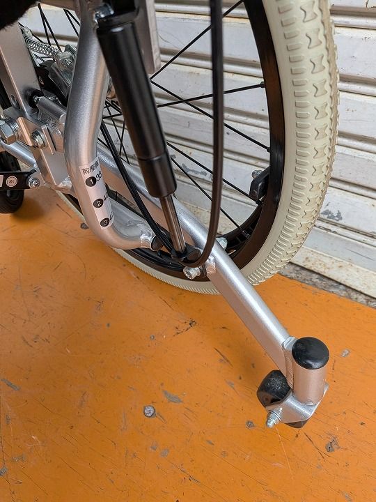  一部地域を除く レッグサポート 日進医療器 ウルトラシリーズ 型モジュール6輪自走用 NA-U 6 KM-25-1021-11 自走用車椅子 車椅子