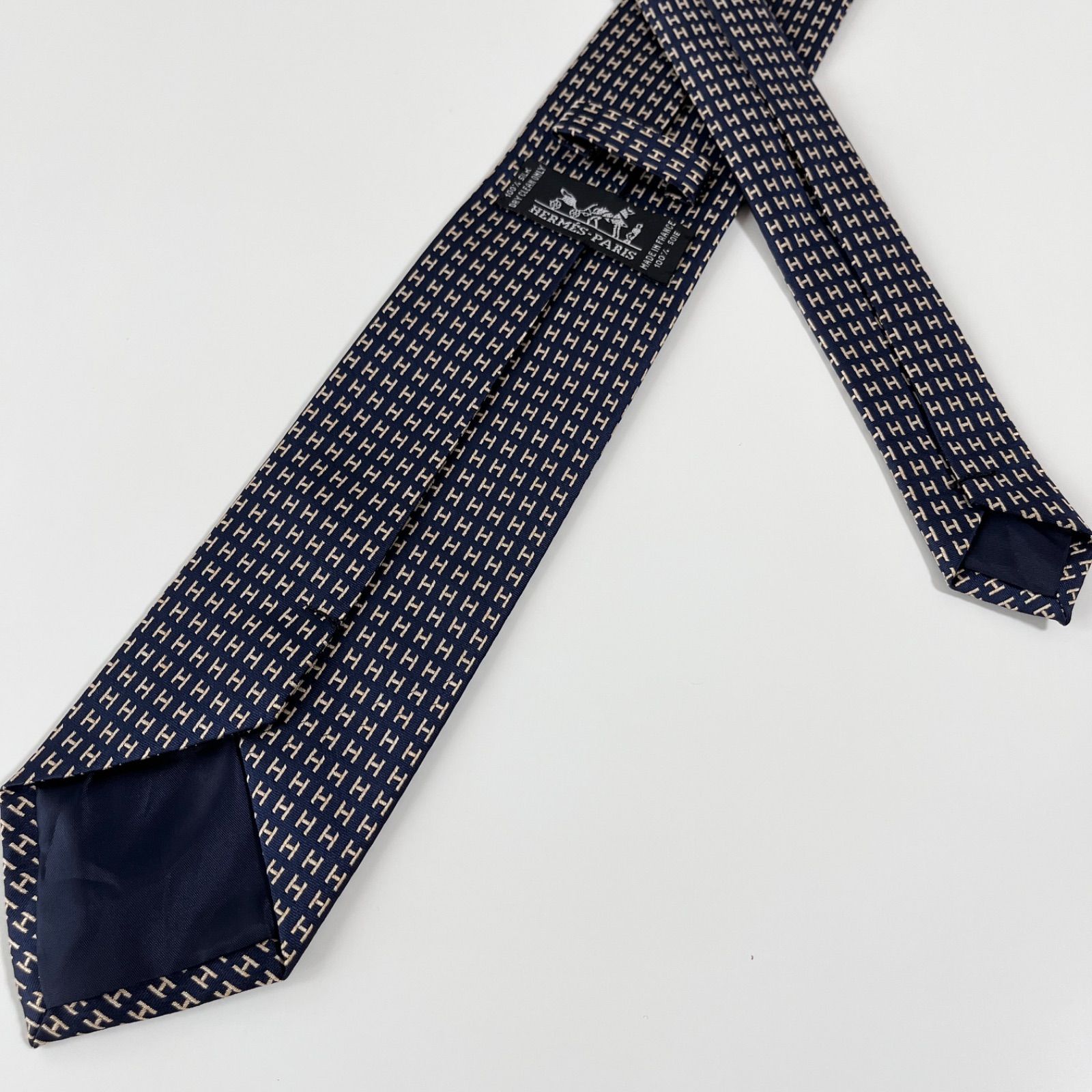 【美品】HERMES ネイビー ネクタイ　h柄 美品 HERMES エルメス ネクタイ シルク100% ダークネイビー H柄