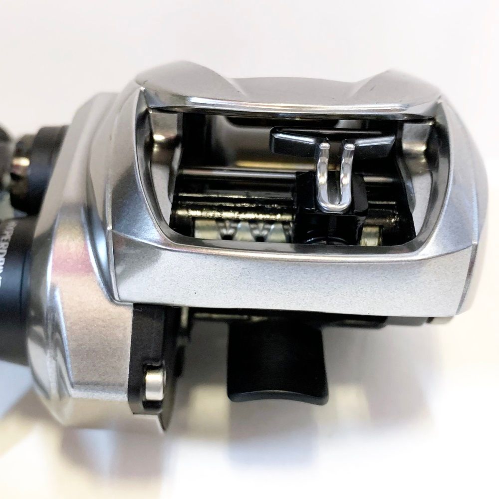 加古川店 Daiwa ダイワ リール 21ジリオンSVTW 1000H ベイトリール 右ハンドル 86