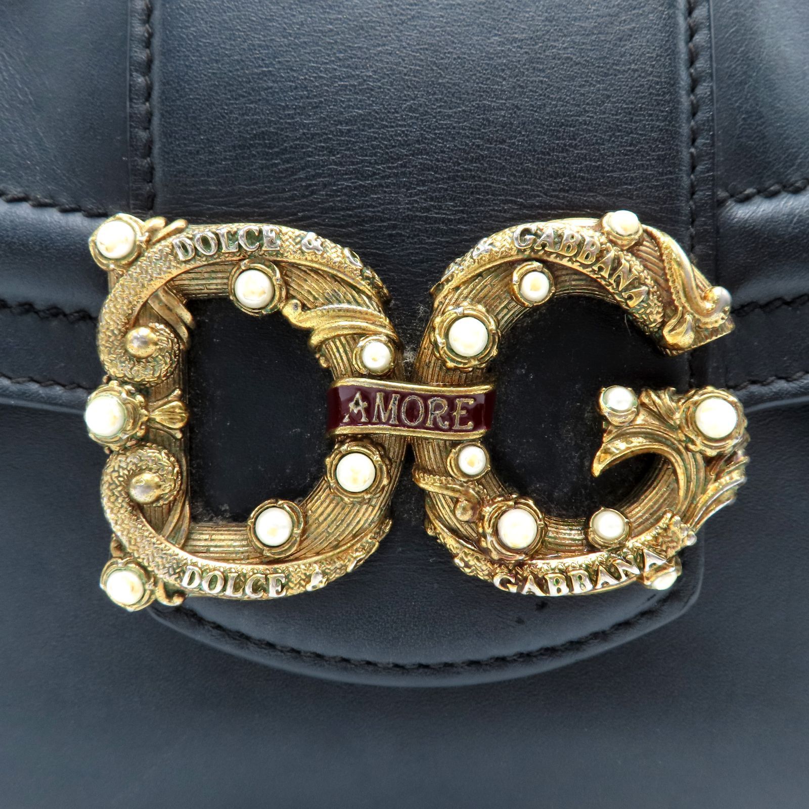 美品 ドルチェアンドガッバーナ レザー ショルダーバッグ アモーレ ロゴ金具 黒 ドルチェ&ガッバーナ DGアモーレ レザー ショルダーバッグ