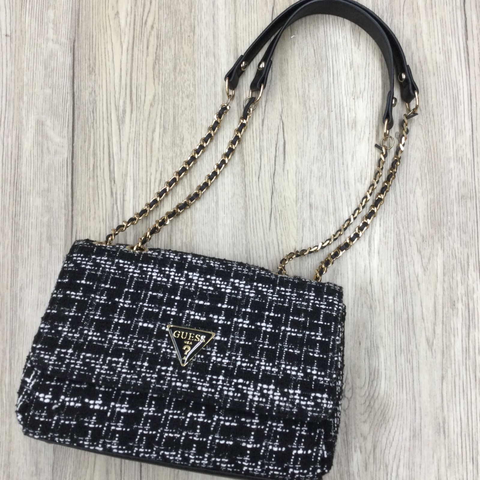 関税送料込☆GUESSゲス☆ツイードミニバッグ☆ギフト☆ (Guess/ショルダーバッグ・ポシェット) 101120865【BUYMA】