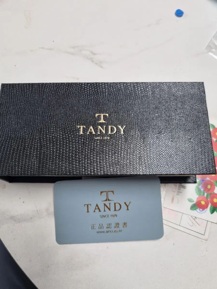 【美品】FENDI ジャイロ　腕時計 クォーツ スエード ピンク FENDI フェンディ スクエアフェイス 腕時計 3300L シルバー