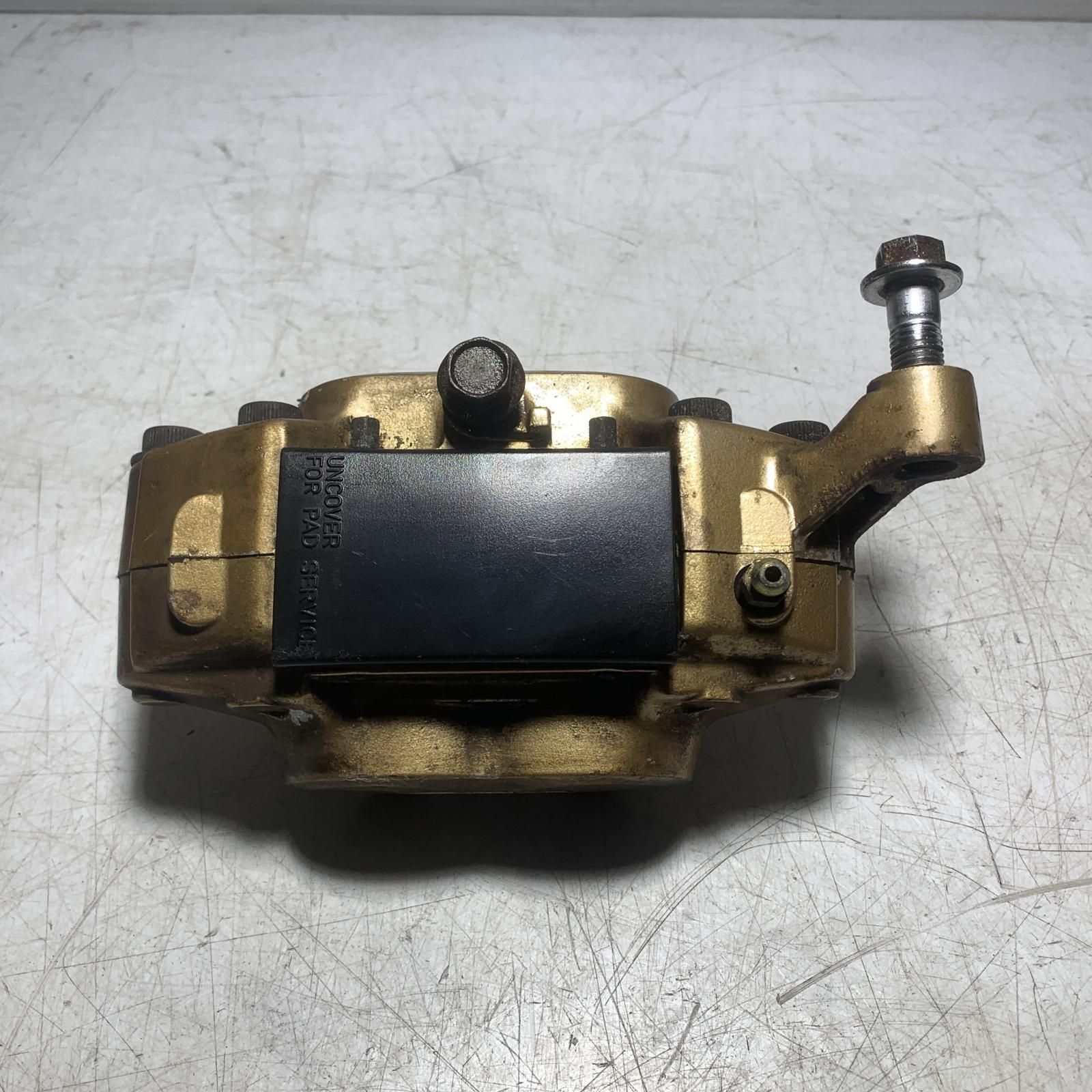 YAMAHA FZR1000 フロントキャリパー 右側