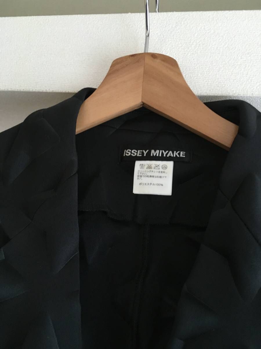 美品 ISSEY MIYAKE イッセイミヤケ デザインジャケット - アウター