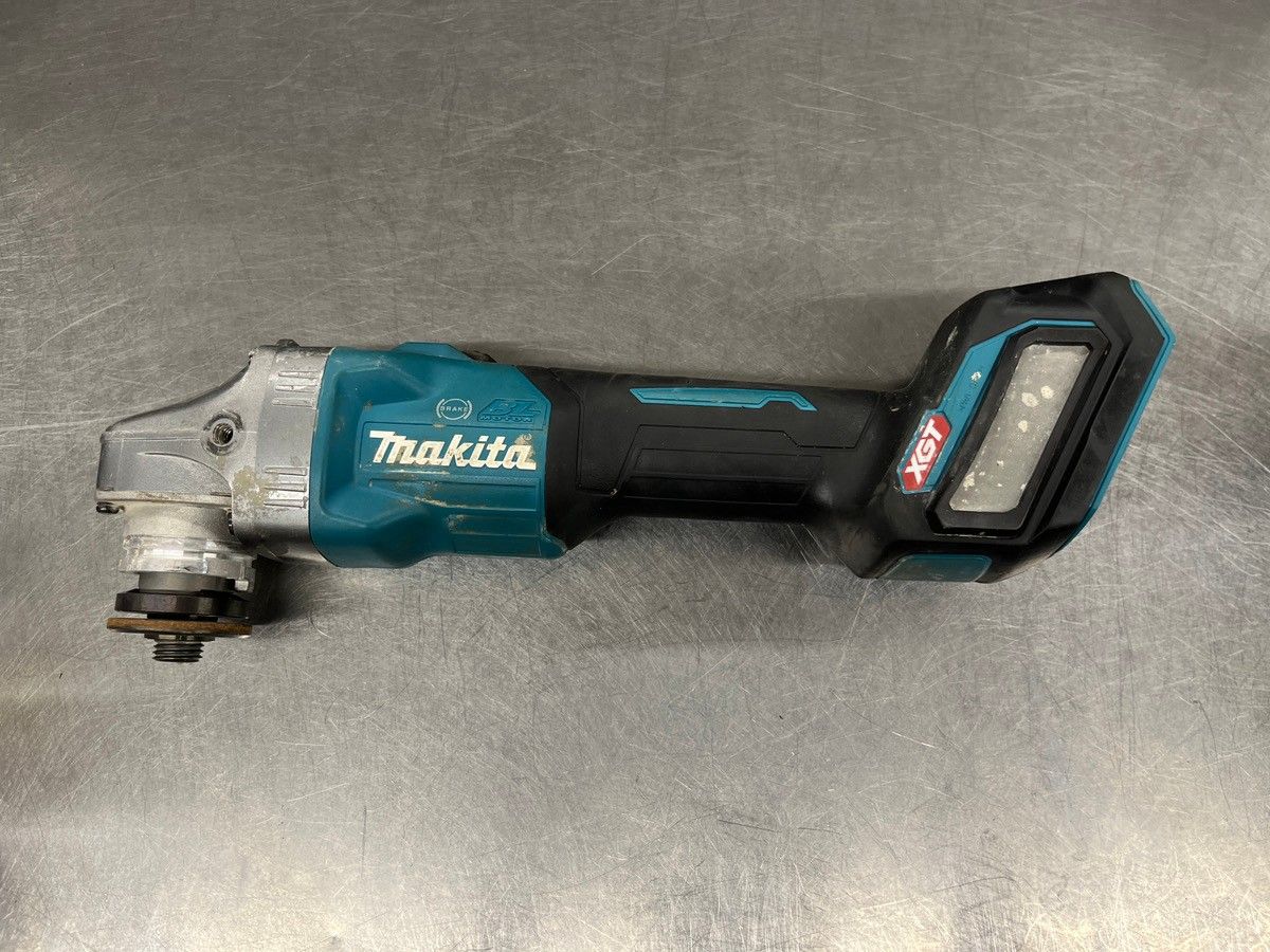 マキタ(makita) 125mmコードレスディスクグラインダ GA018GZ【戸田店】