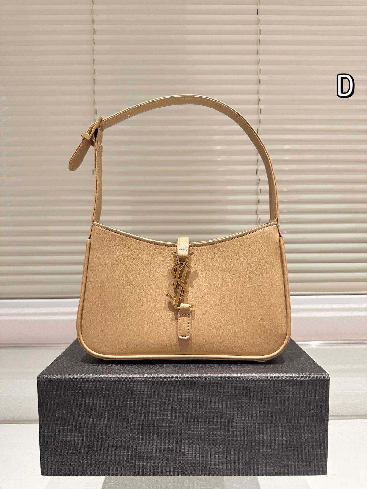 今日 Cute YSL キュートイエスラン スムースレザー アリアンドバッグ-WTO輸入