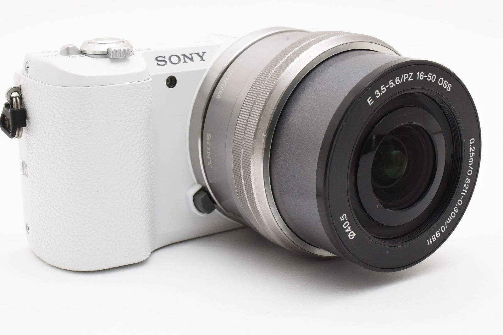 美品 SONY α5100 パワーズームキット E PZ 16-50mm F3.5-5.6 OSS ILCE-5100L 2430万画素 ホワイト 付属品あり 極美品SONYミラーレス一眼 α5100 パワーズームレンズキット
