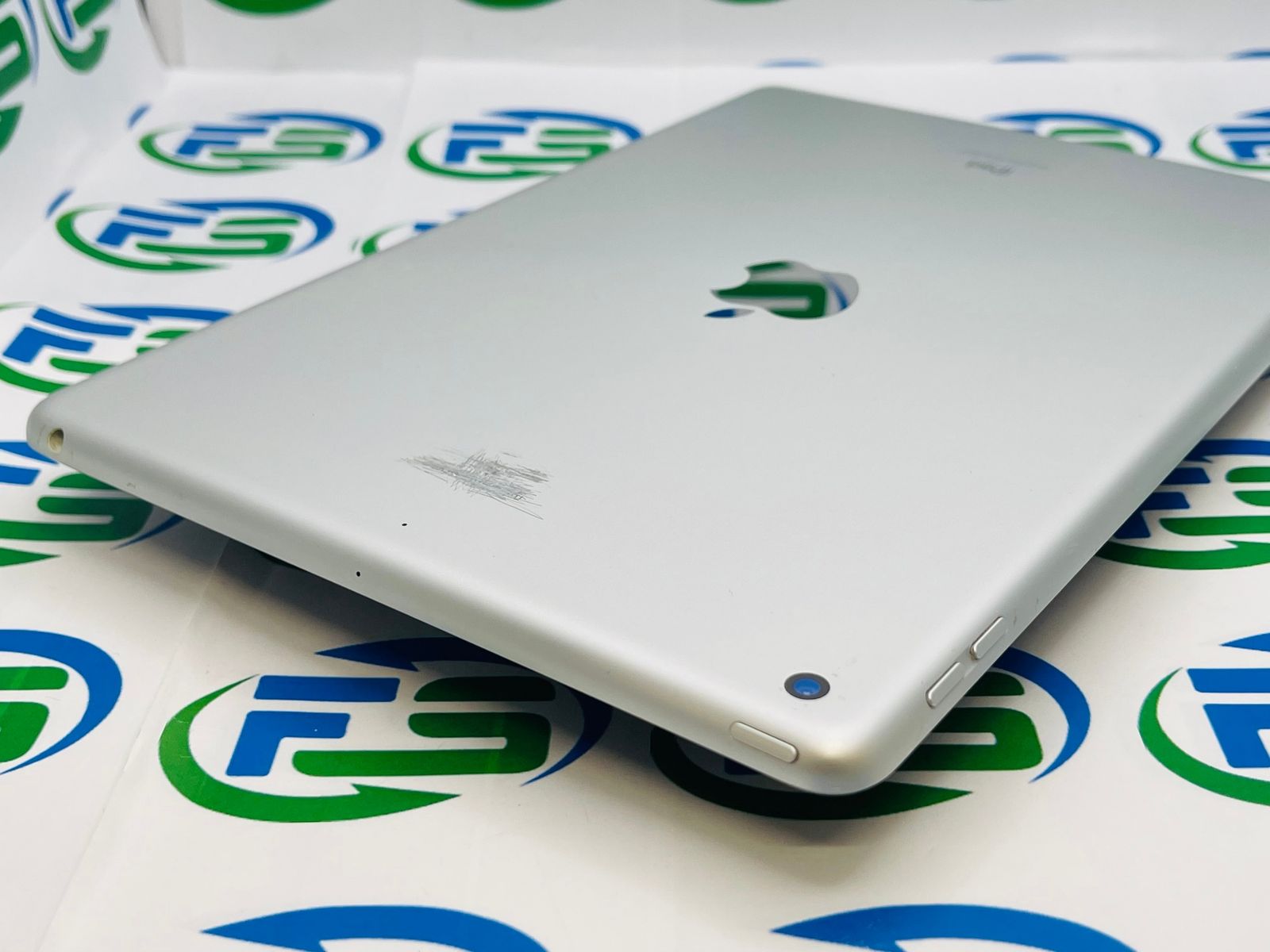 Apple iPad 第9世代 スペースグレー 本体 Wi-Fiモデル 整備済み品