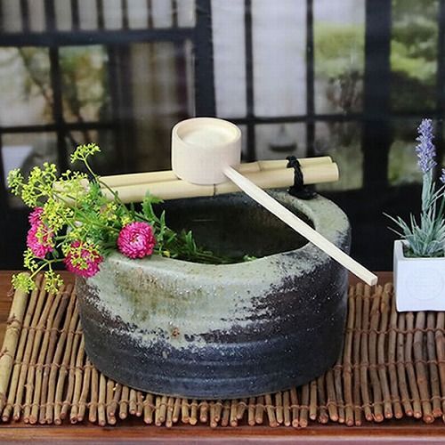 信楽焼 陶器 手水鉢 和風 メダカ鉢 金魚鉢 水鉢 古陶浅つくばい 竹 柄杓 浮き球１個付き tu-0011