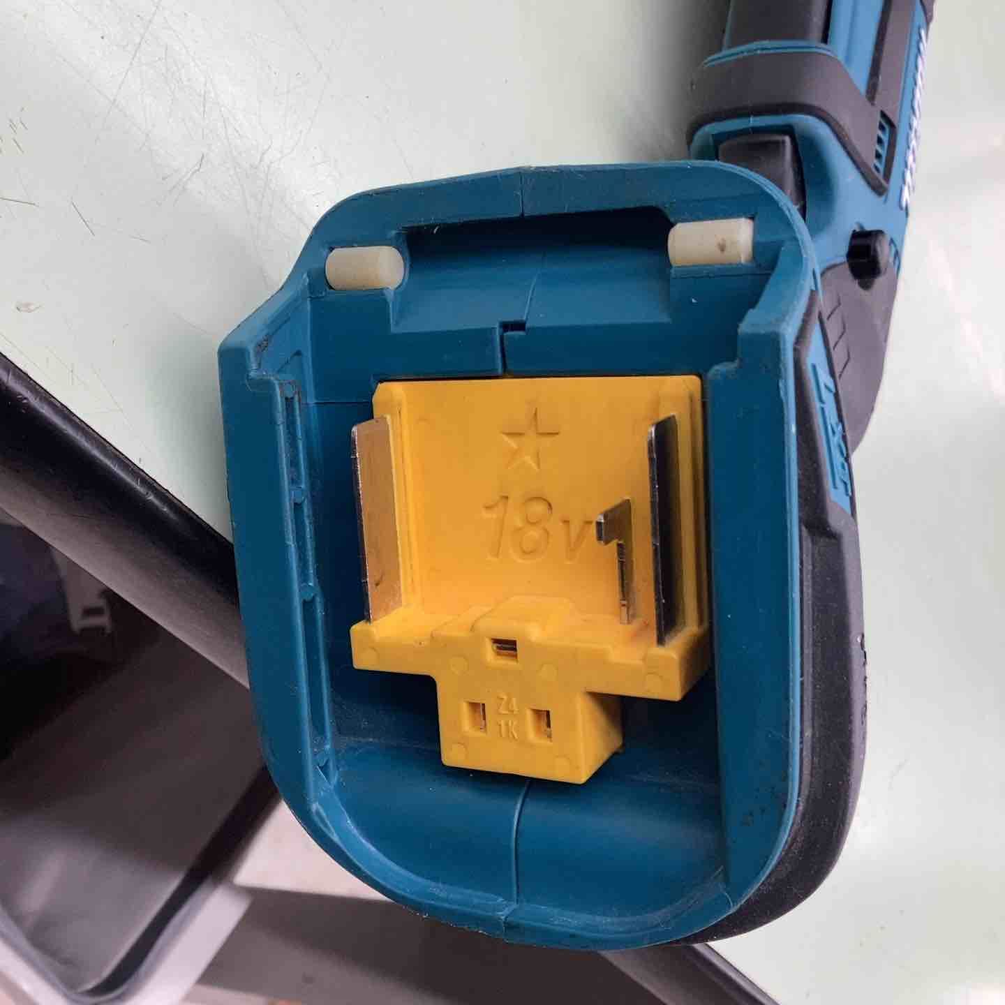 18V