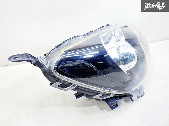 新品未使用トヨタアクアnhp10前期ヘッドライト即購入OK enishigo_36-174