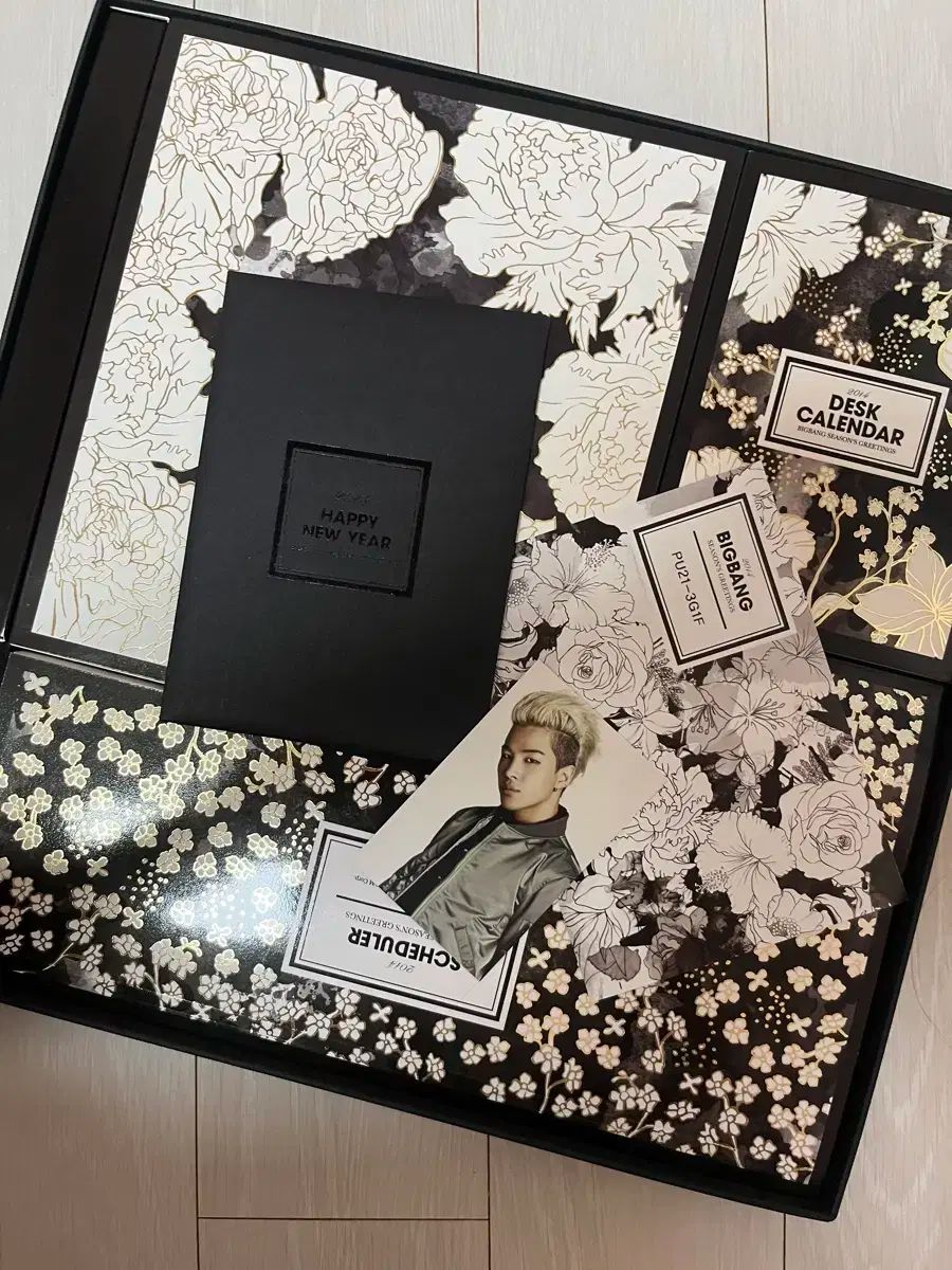 90周年 限定生産 ディズニー ミッキー フィギュア 新品 シリアルナ