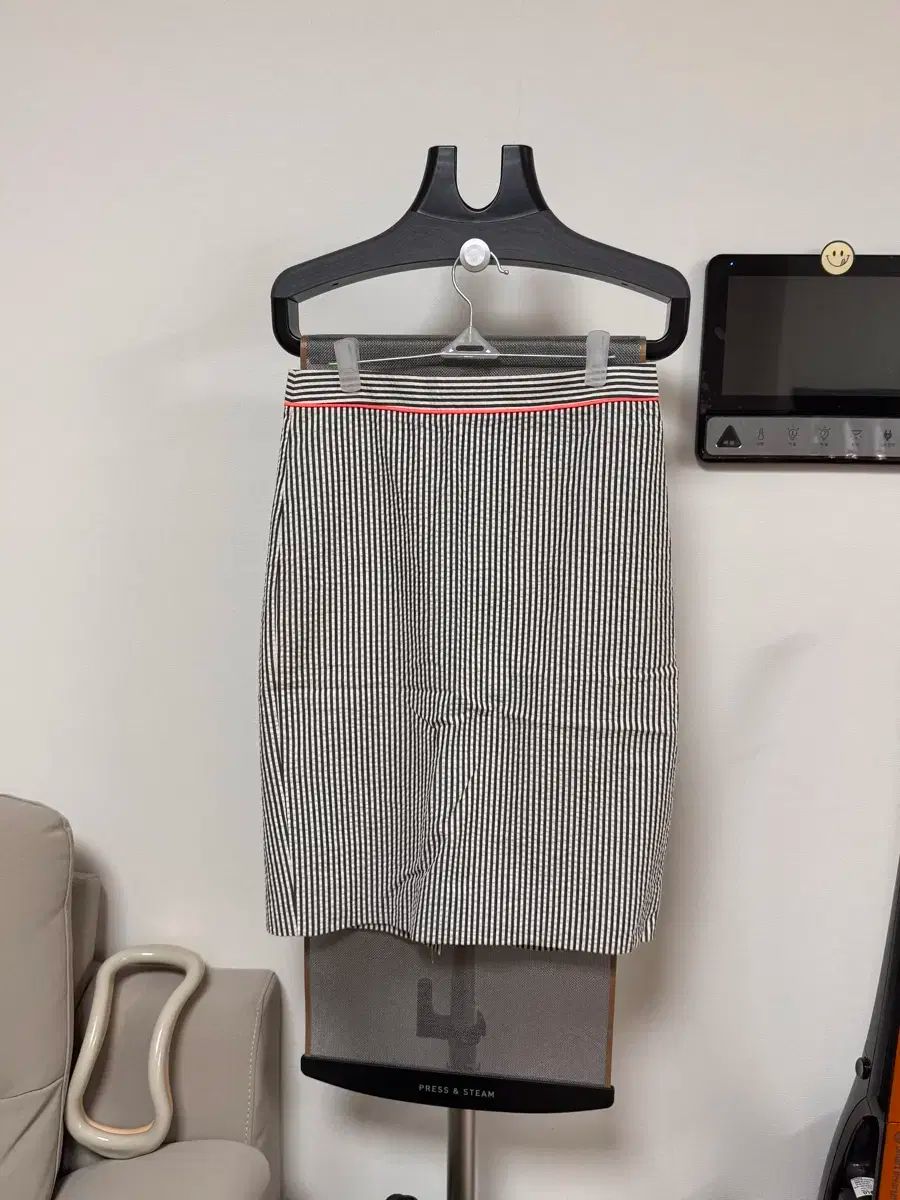 未使用品　完売品　クレストブリッジチェックヘアピン　レッド　ベージュ2色セット 未使用品 完売品 クレストブリッジチェックヘアピン レッド ベージュ2