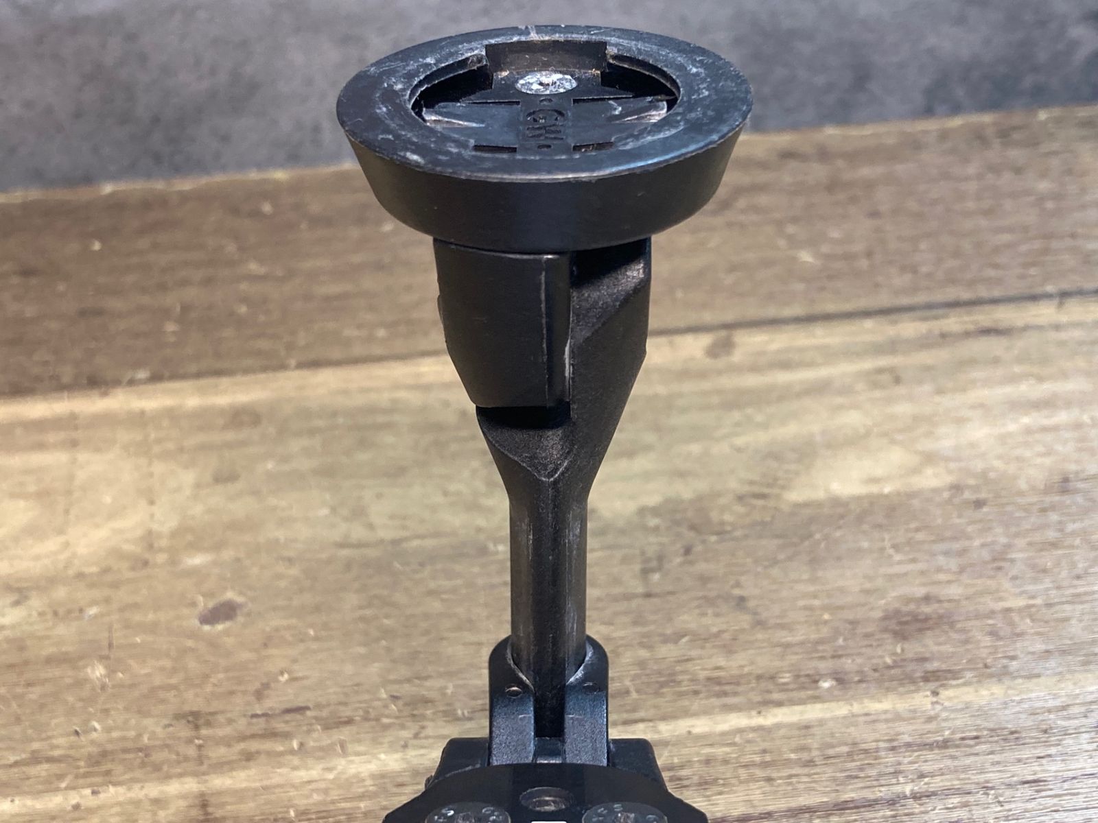 IU869 XLAB
