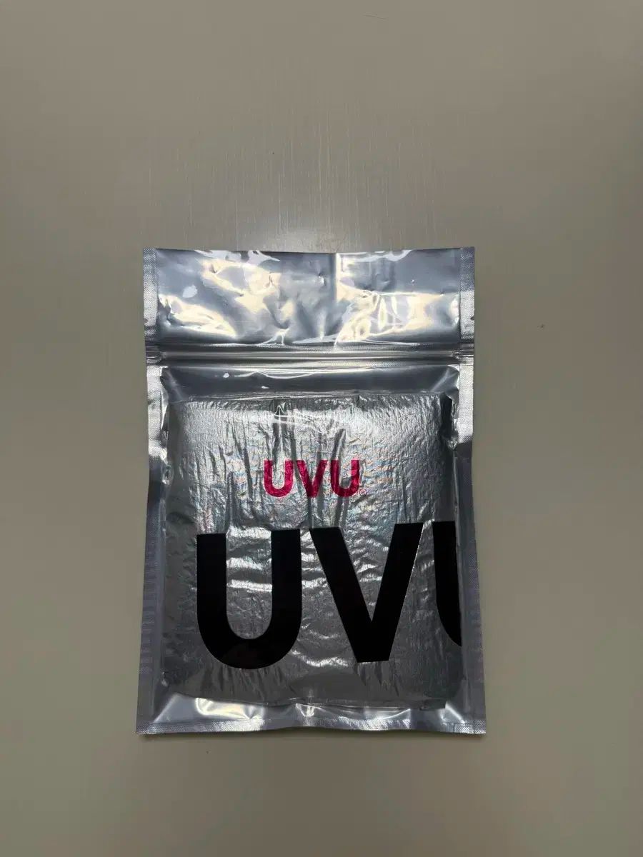 未使用　UVU シルバー レーシングバッグ　限定品 Uvu レーシング バッグ 新品 販売 新Uvuレーシングバッグを販売してい