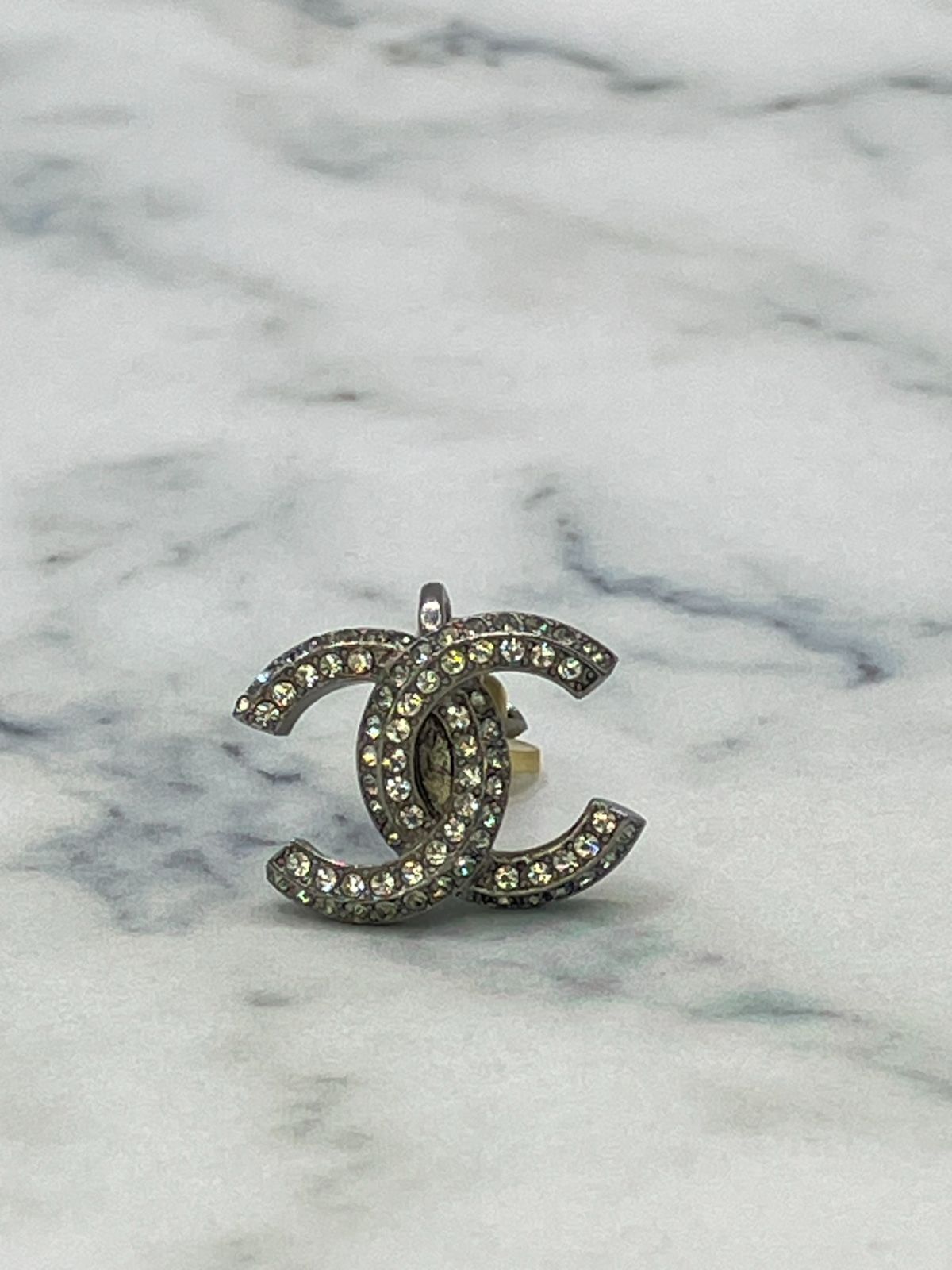 CHANEL イヤリング　片耳 シャネル CHANEL イヤリング 片耳 アクセサリー 中古品 - メルカリ