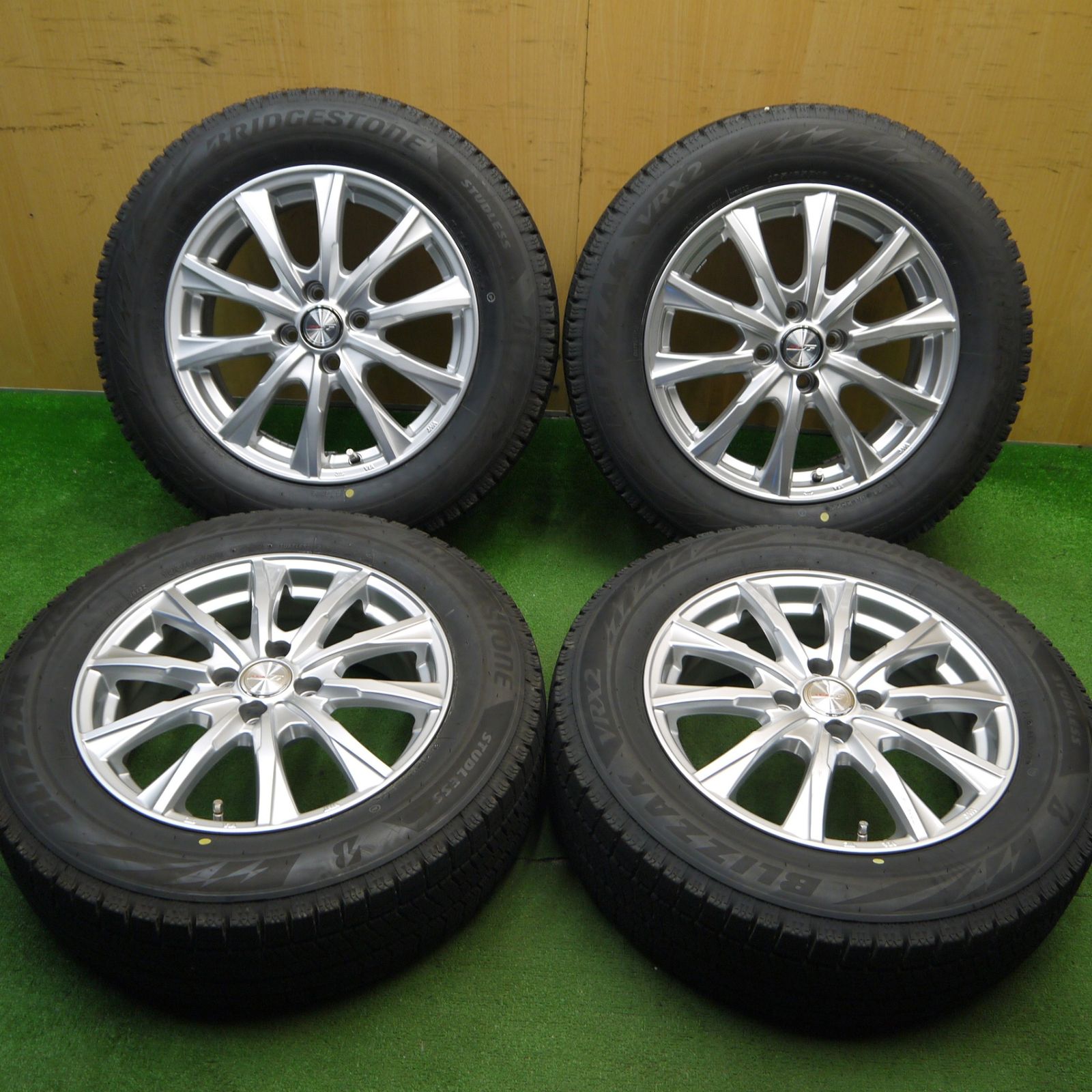 ほぼ新品ブリヂストンVRX2 195/65R16ホイールセット4本