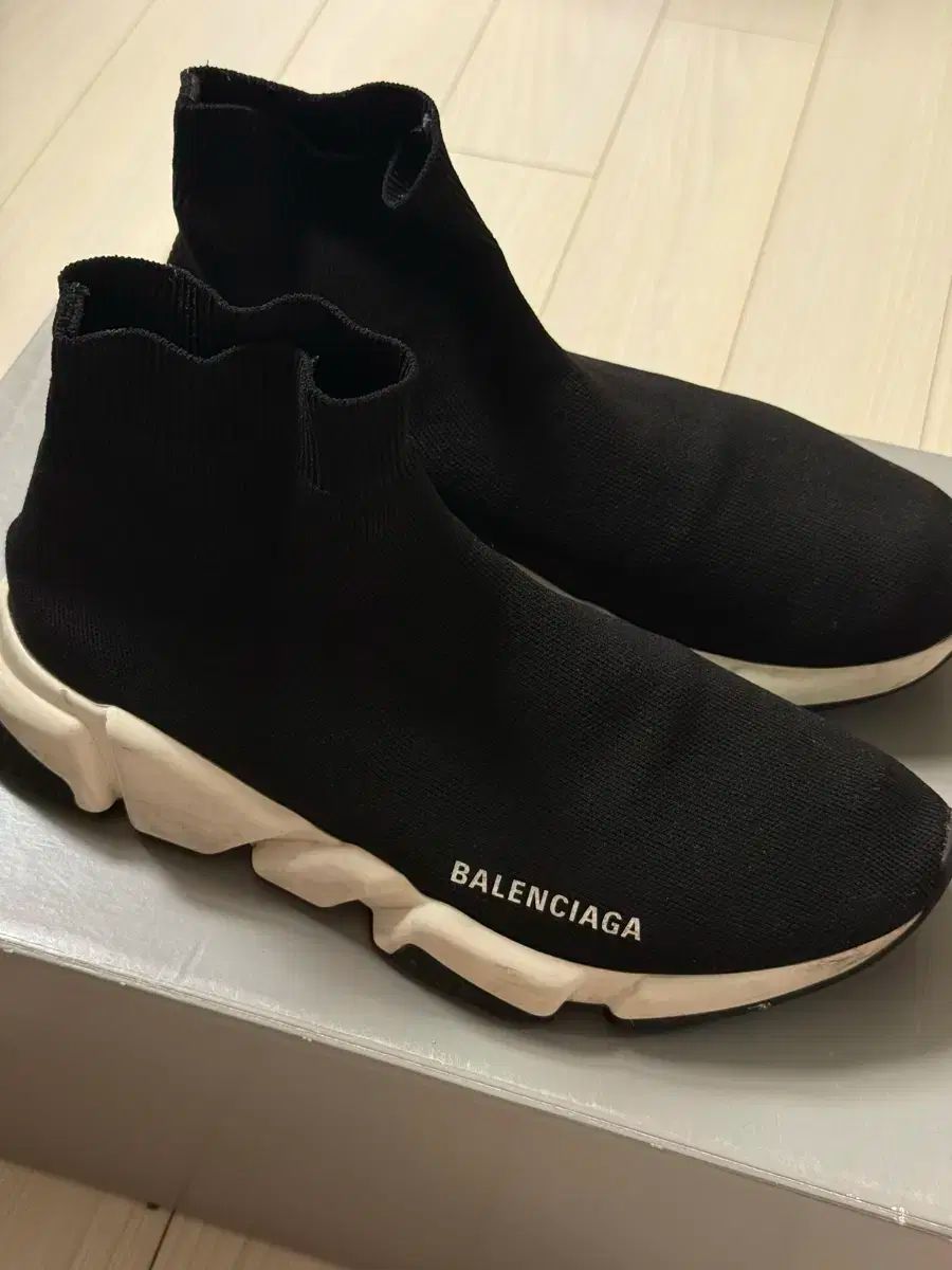BALENCIAGA バレンシアガ