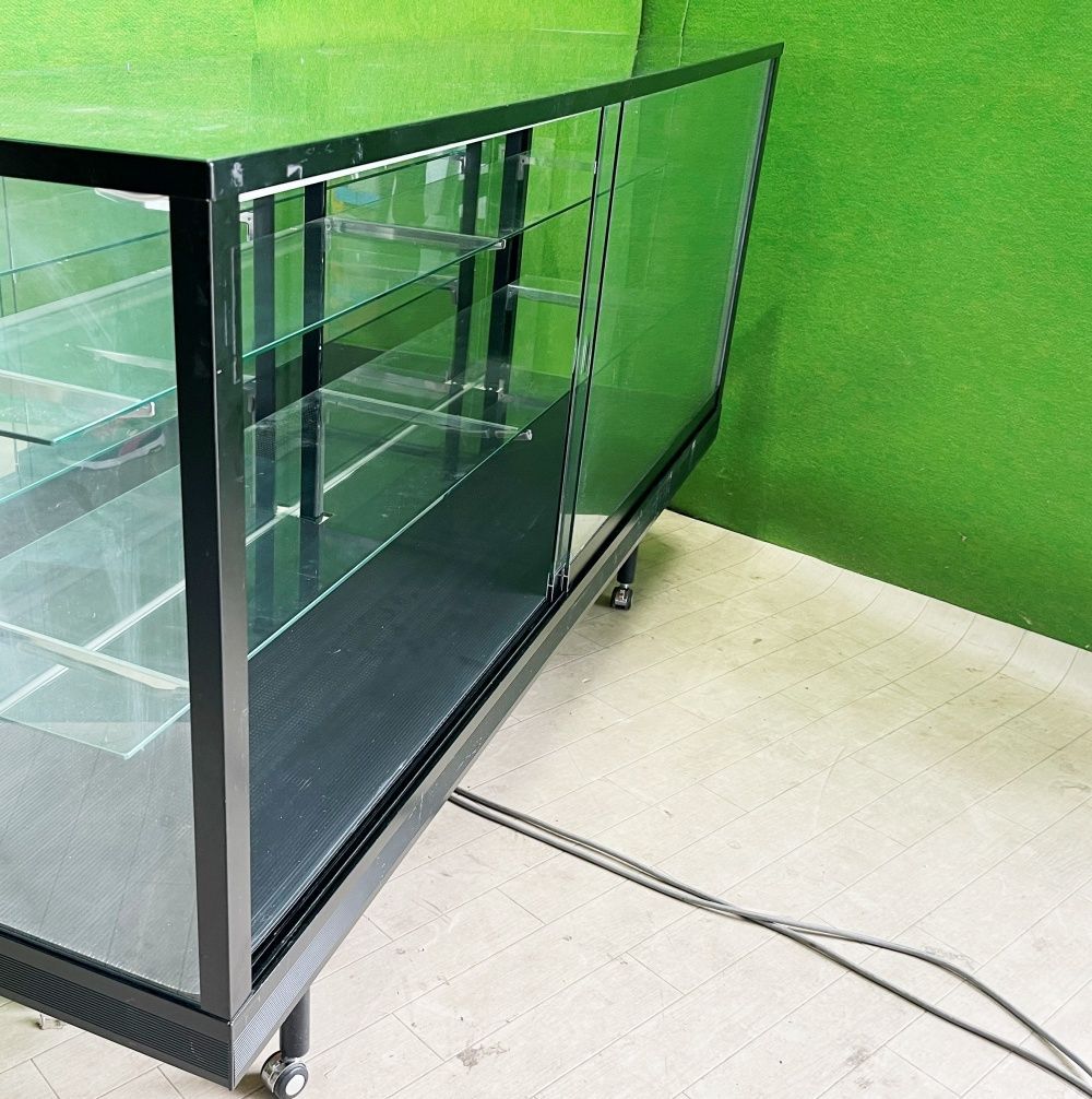 背面ミラータイプ　ワイド1800　ブラックカラーのガラスショーケース　照明付き/キャスター付き　■O-452 背面ミラータイプ ワイド1800 ブラックカラーのガラスショーケース