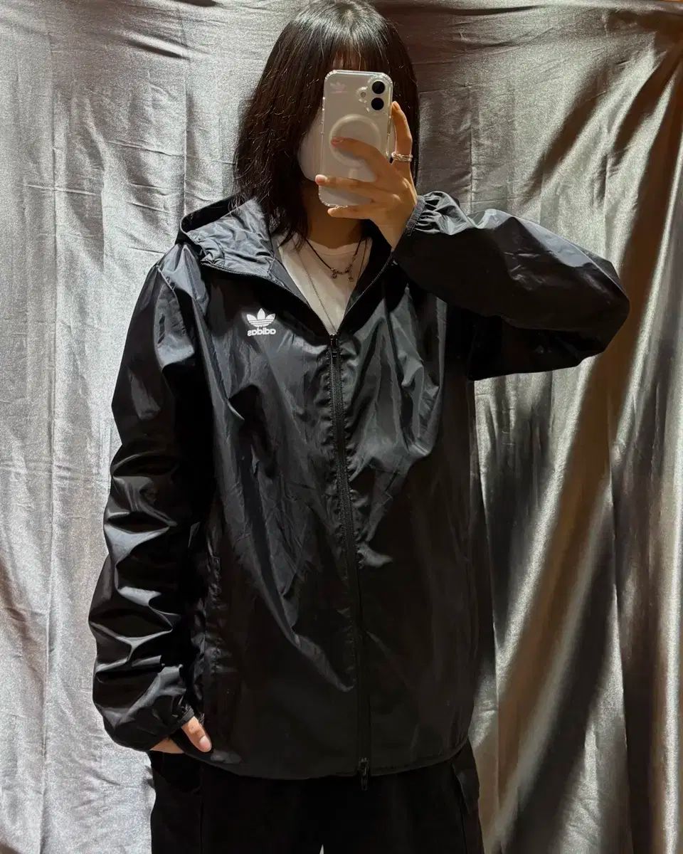 M アディダス ファイヤーバード ビックロゴ ブラック フード ウィンドブレーカー