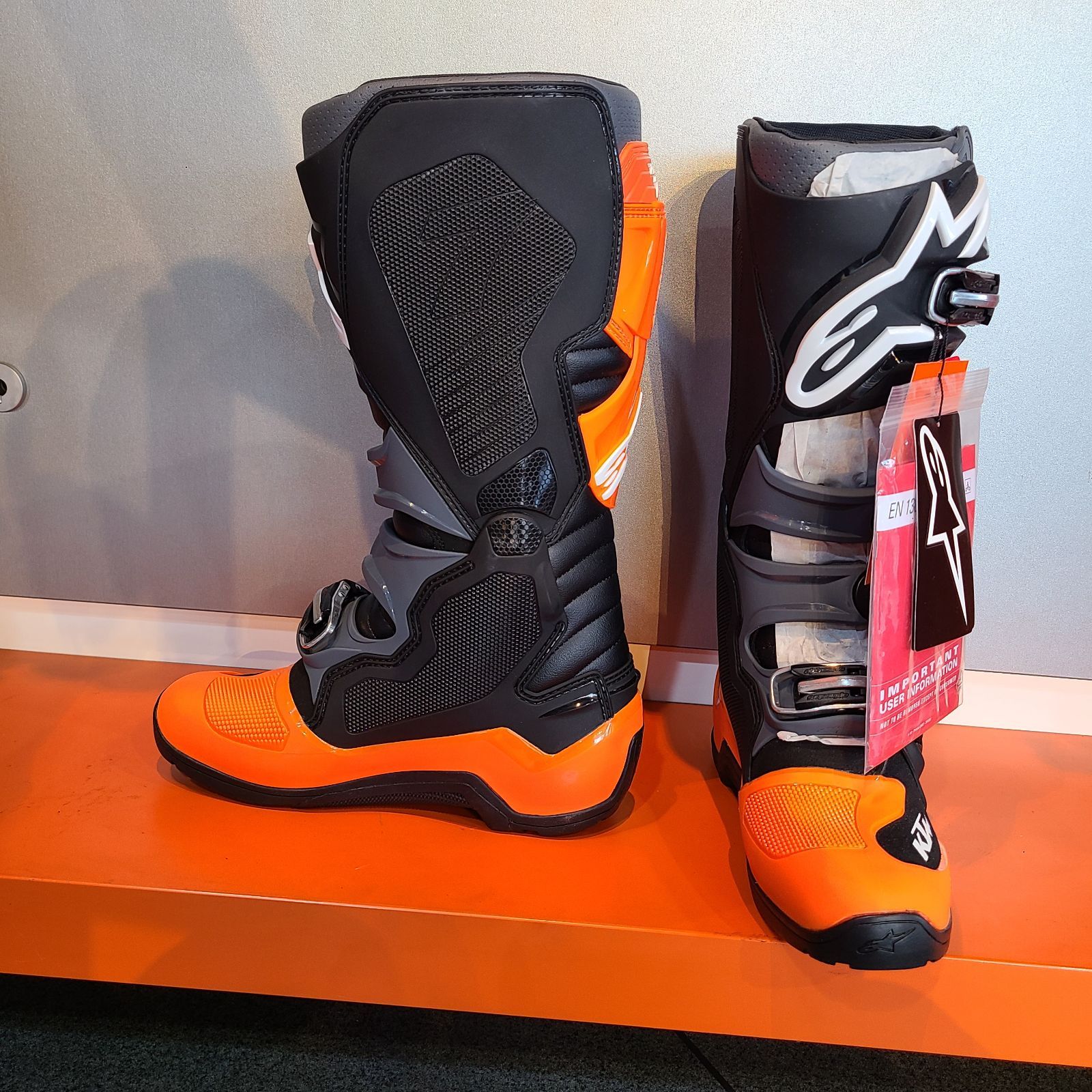 セール 登場から人気沸騰 KTM TECH BOOTS・KTMエンデューロブーツ・Alpinestars EXC 7 バイクウェア・装備