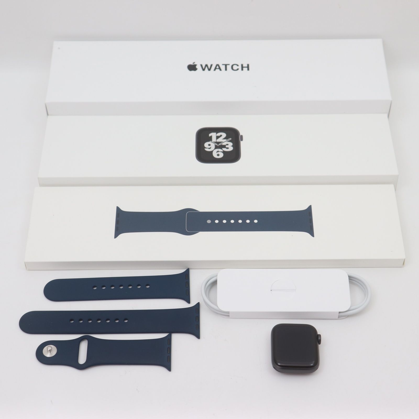 ITSJQPSYZS67 美品 Apple Watch SE 40mm GPSモデル MKQC3J/A スペース  