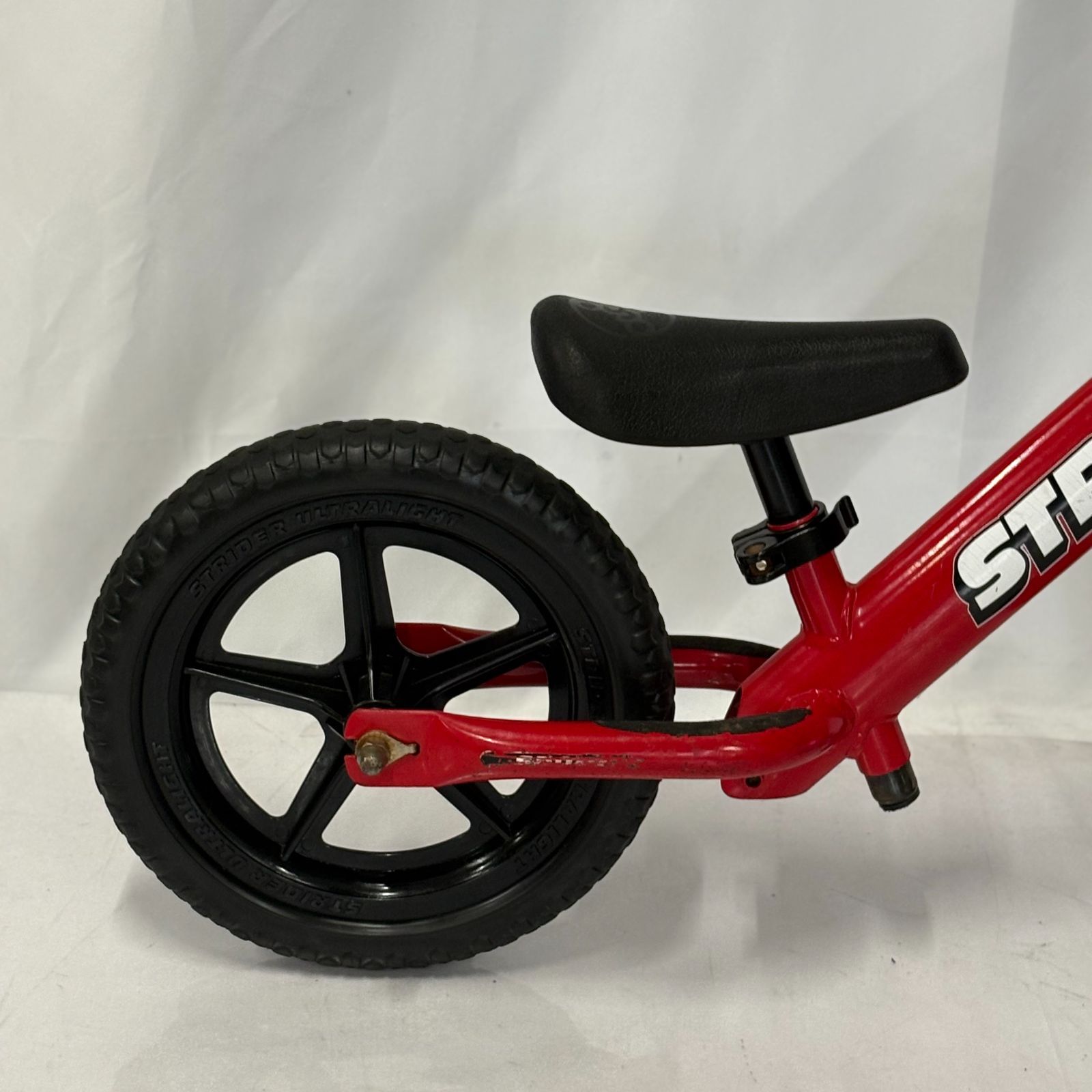 大人気カラー STRIDER ストライダー スポーツモデル レッド 赤