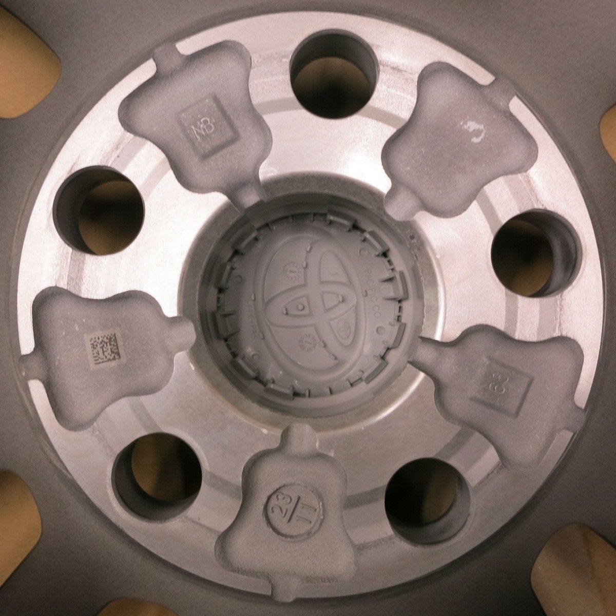 美品　40系ヴェルファイア 純正 19インチホイール　ブラックスパッタリング 新車外し 美品】トヨタ 40 ヴェルファイア Z プレミア 純正 19in