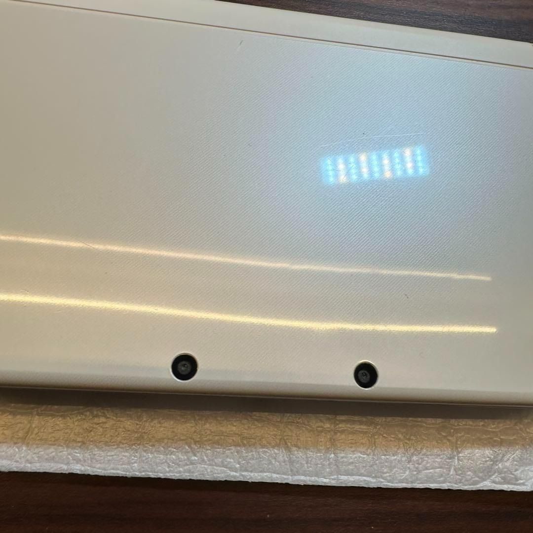 パールホワイト