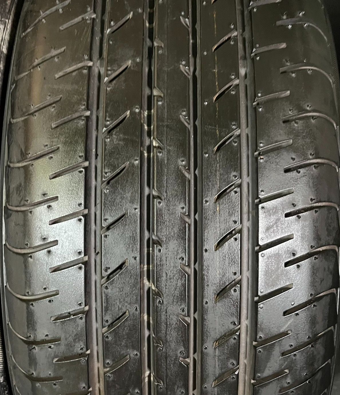 超激安セール開催中です！ 2018年製 イボ付き 約10分山 ヨコハマ YOKOHAMA ブルーアース BluEarth E51 225 60R17 4本 h_456