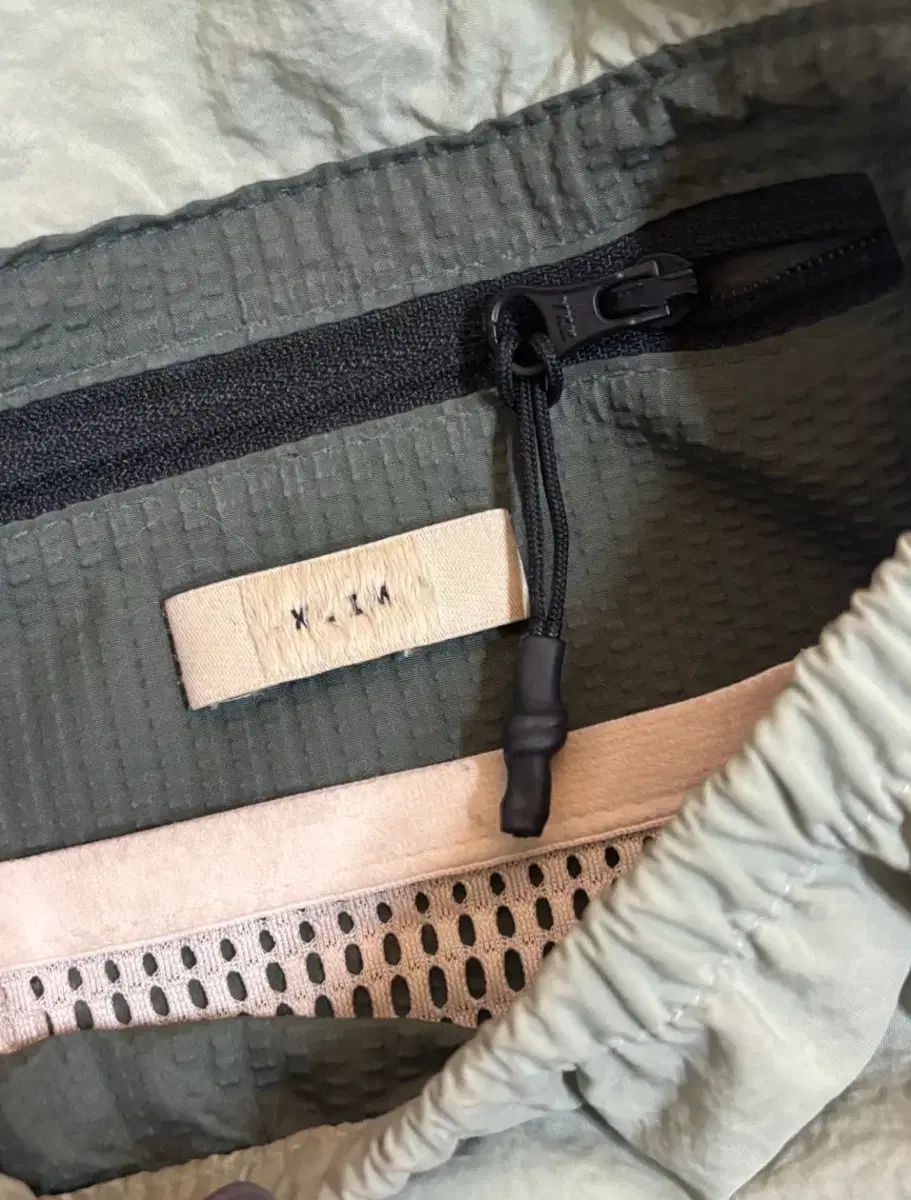 グリーン クロスバッグ