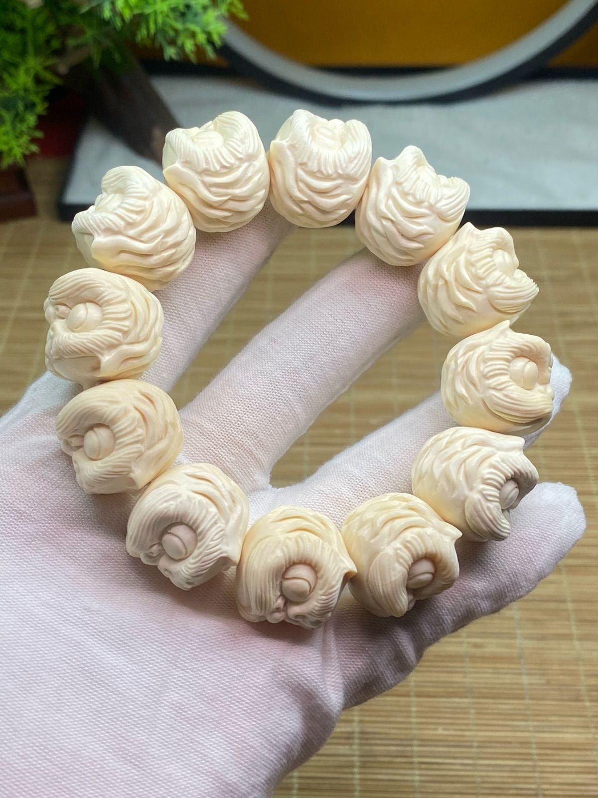 天然マンモス牙美しい手作り彫刻 目覚めるライオン ブレスレット 