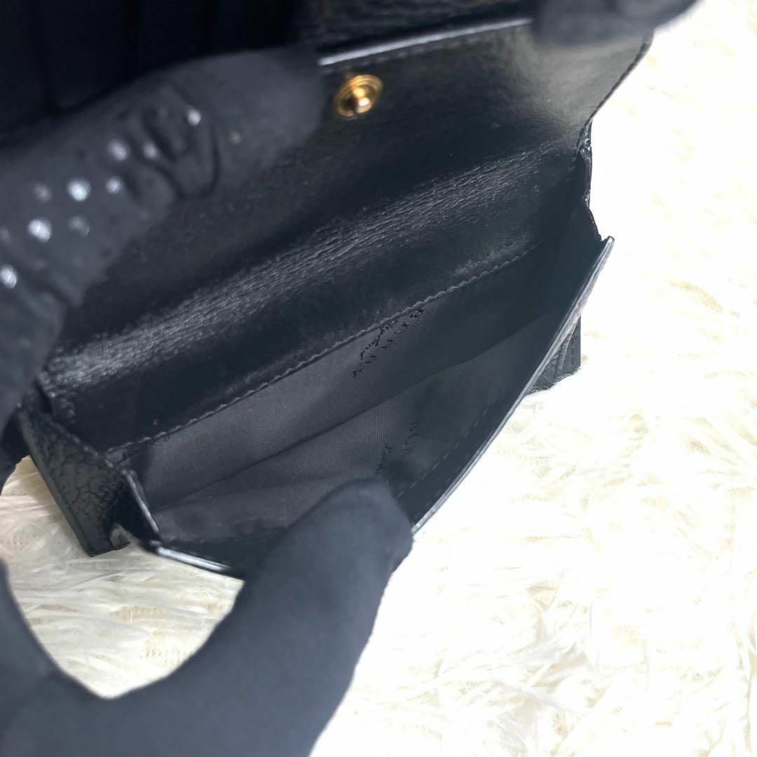 ≫極希少品≪ 入手困難 / バーバリー エンボスロゴコンパクト 