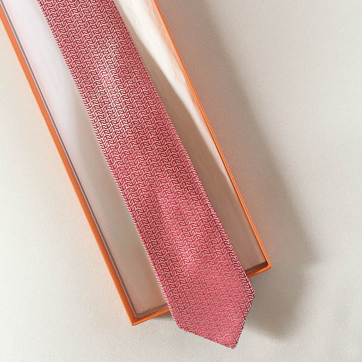 美品 エルメス HERMES ネクタイ シルク100% フランス製 レッド
